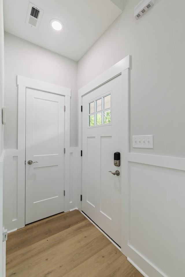 5414 Dorsey St - Photo 3 of 34