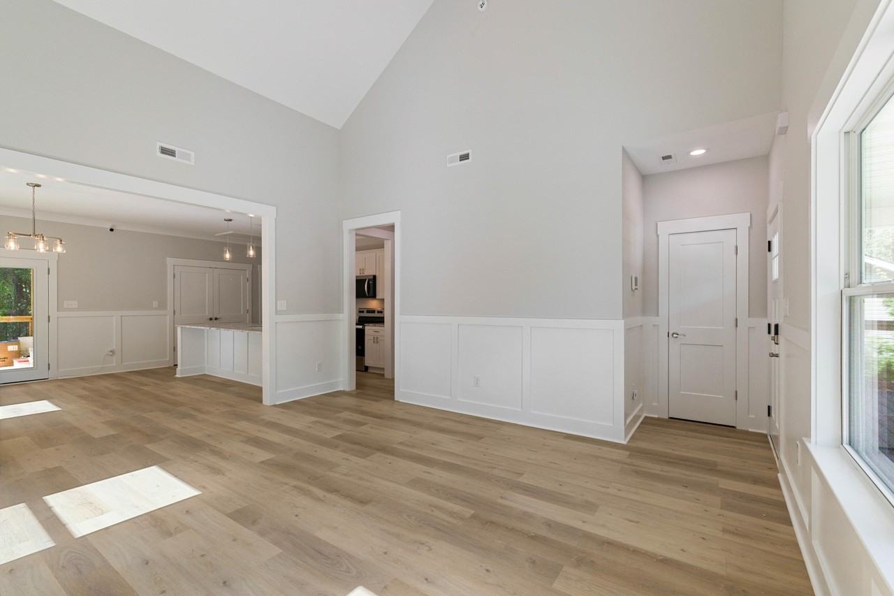 5414 Dorsey St - Photo 4 of 34
