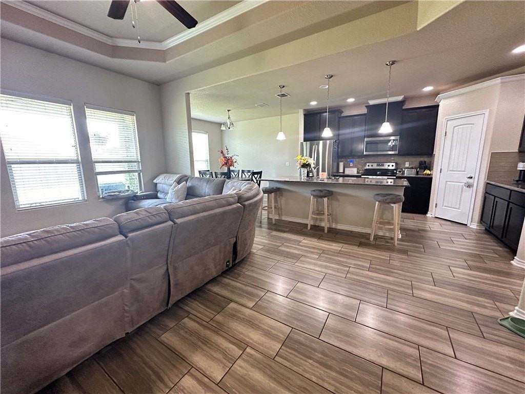 1016 Santa Catalina - Photo 4 of 38