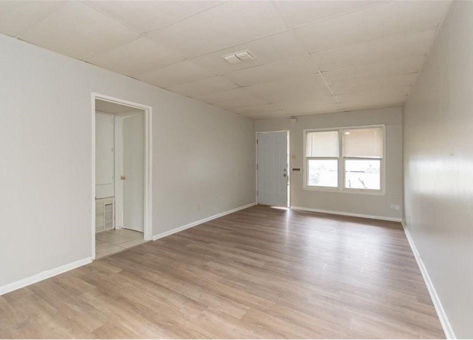 1534 Lazy Ln - Photo 3 of 8