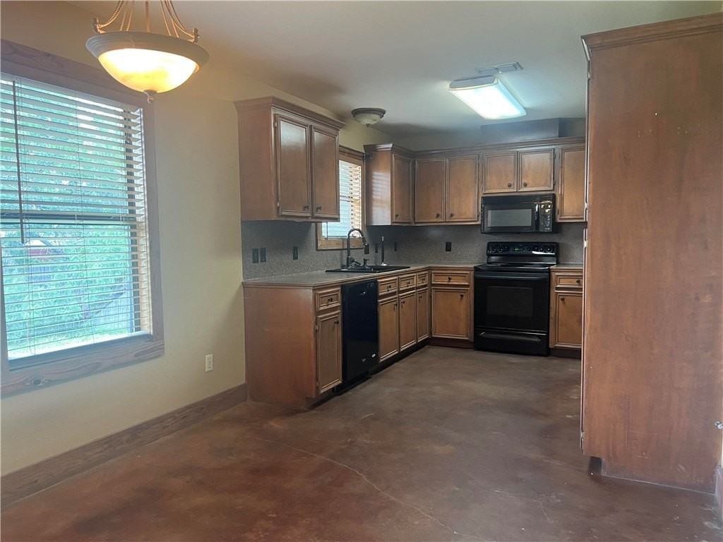 5317 Avenue C - Photo 2 of 6