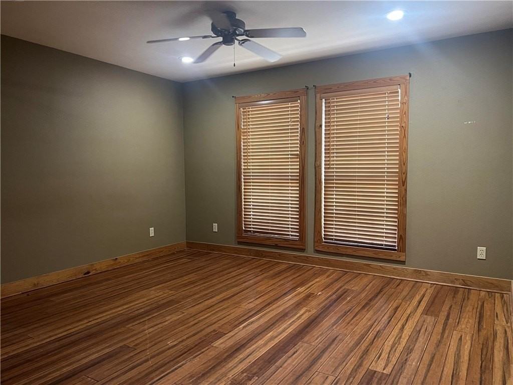 5317 Avenue C - Photo 4 of 6