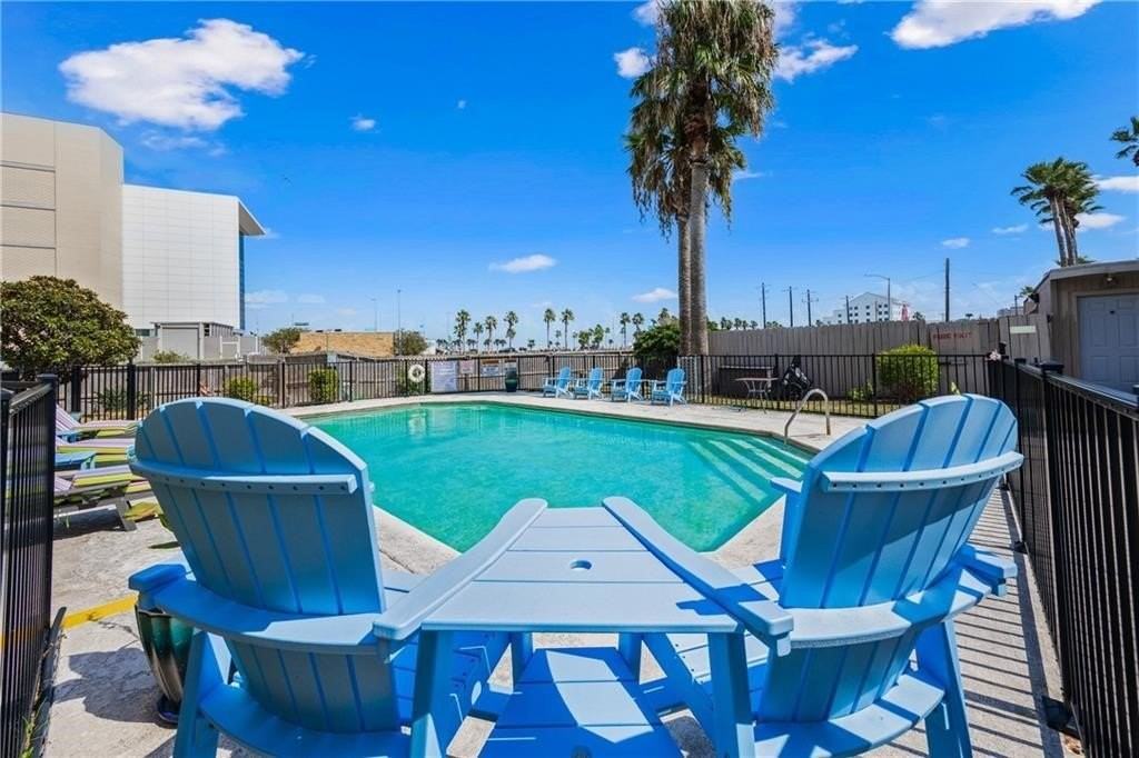 520 S Chaparral St #501 - Photo 2 of 34