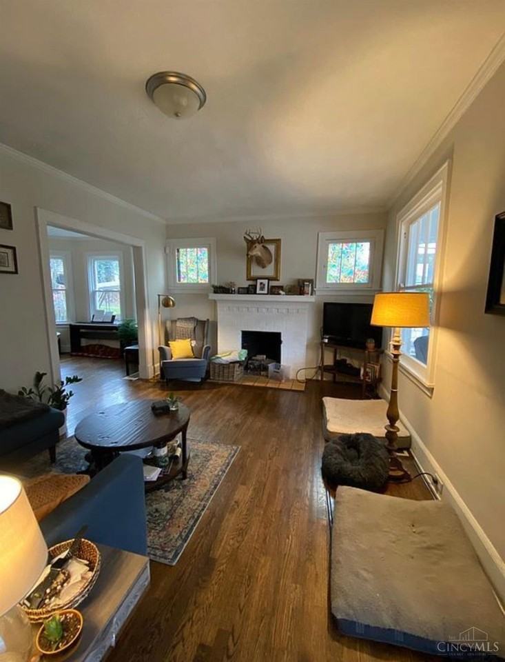 705 Riddle Rd - Photo 2 of 13