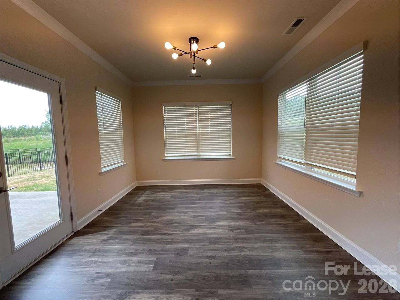 19108 Yellow Birch Dr - Photo 3 of 16
