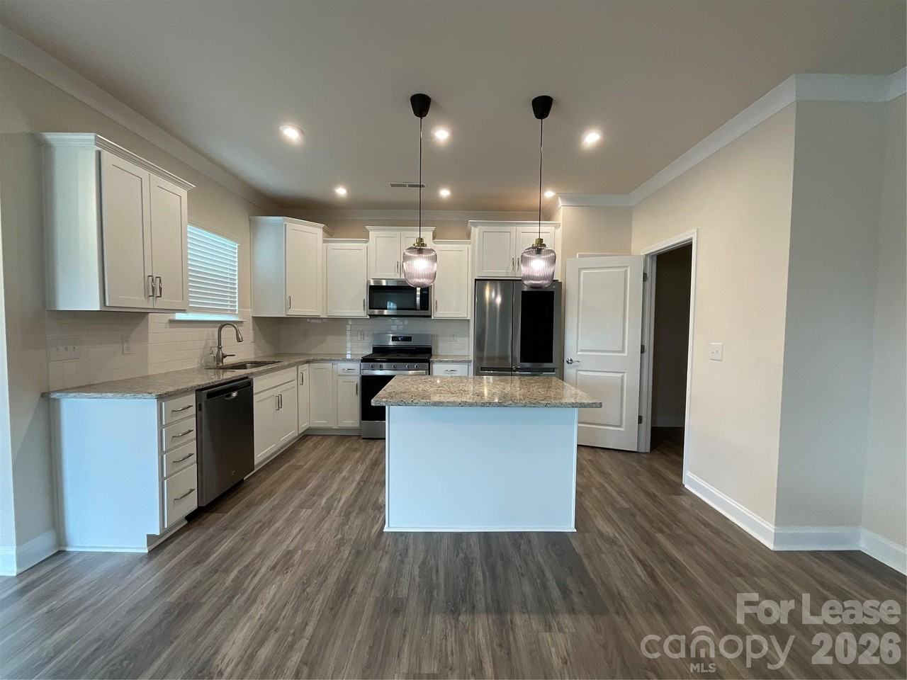 19108 Yellow Birch Dr - Photo 4 of 16