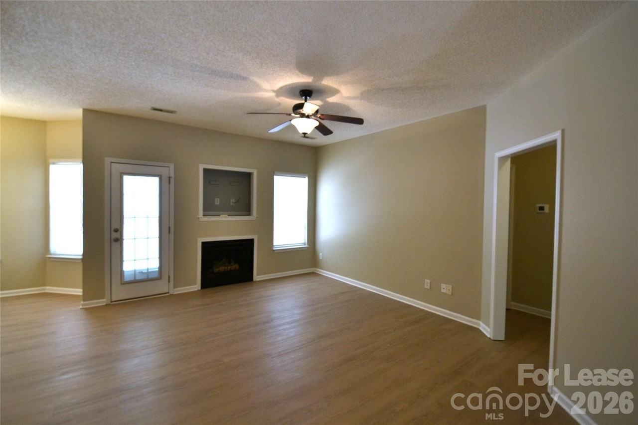 514 Hunley St - Photo 3 of 34