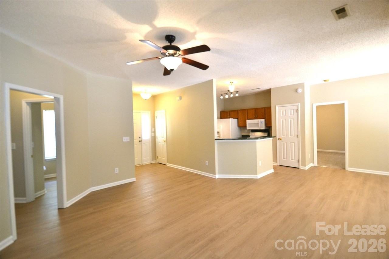 514 Hunley St - Photo 5 of 34