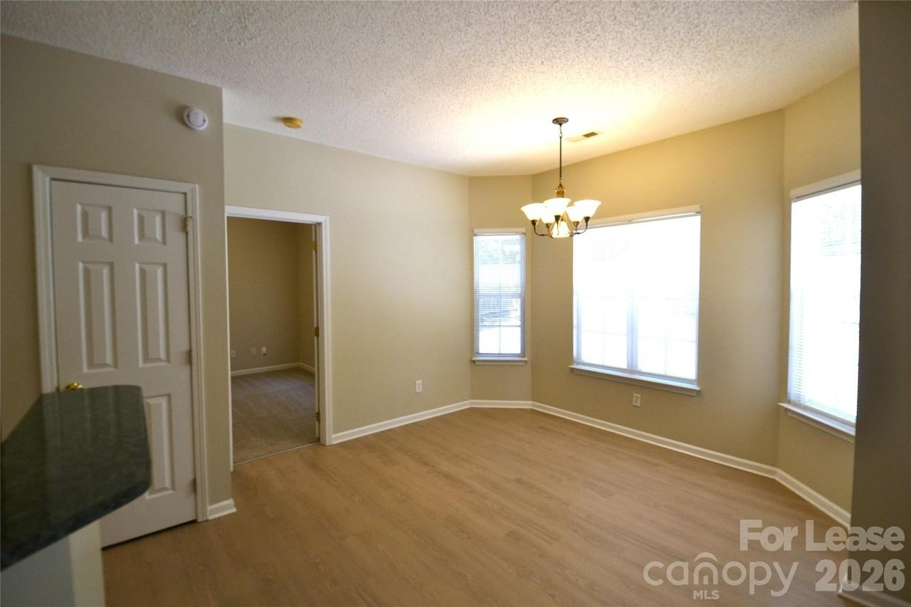 514 Hunley St - Photo 7 of 34