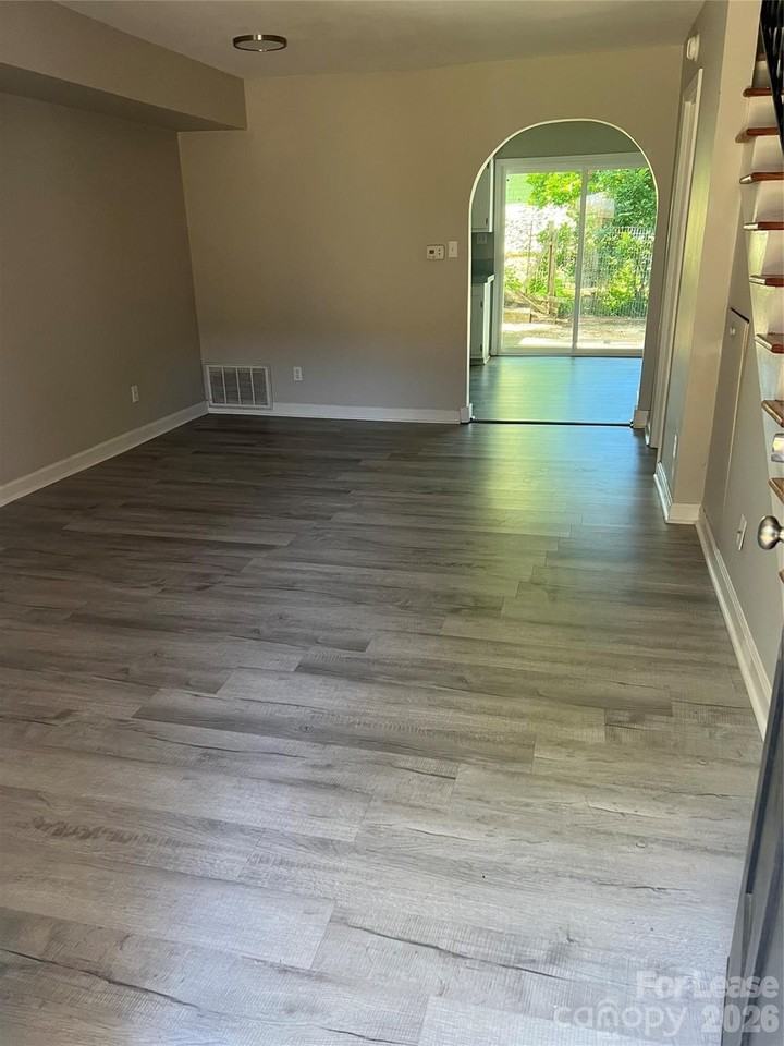 407 S Chester St #14 - Photo 2 of 15