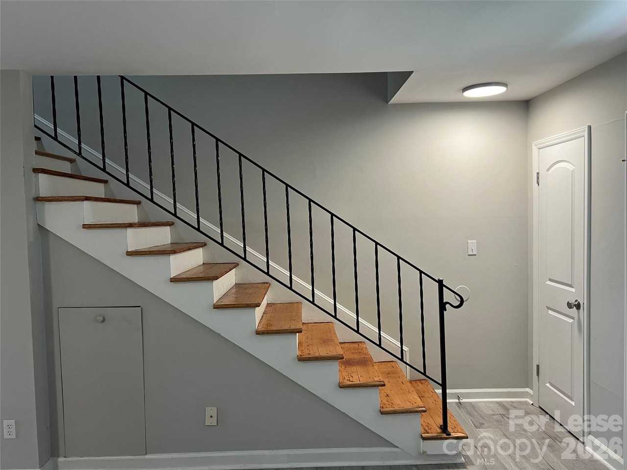 407 S Chester St #14 - Photo 3 of 15