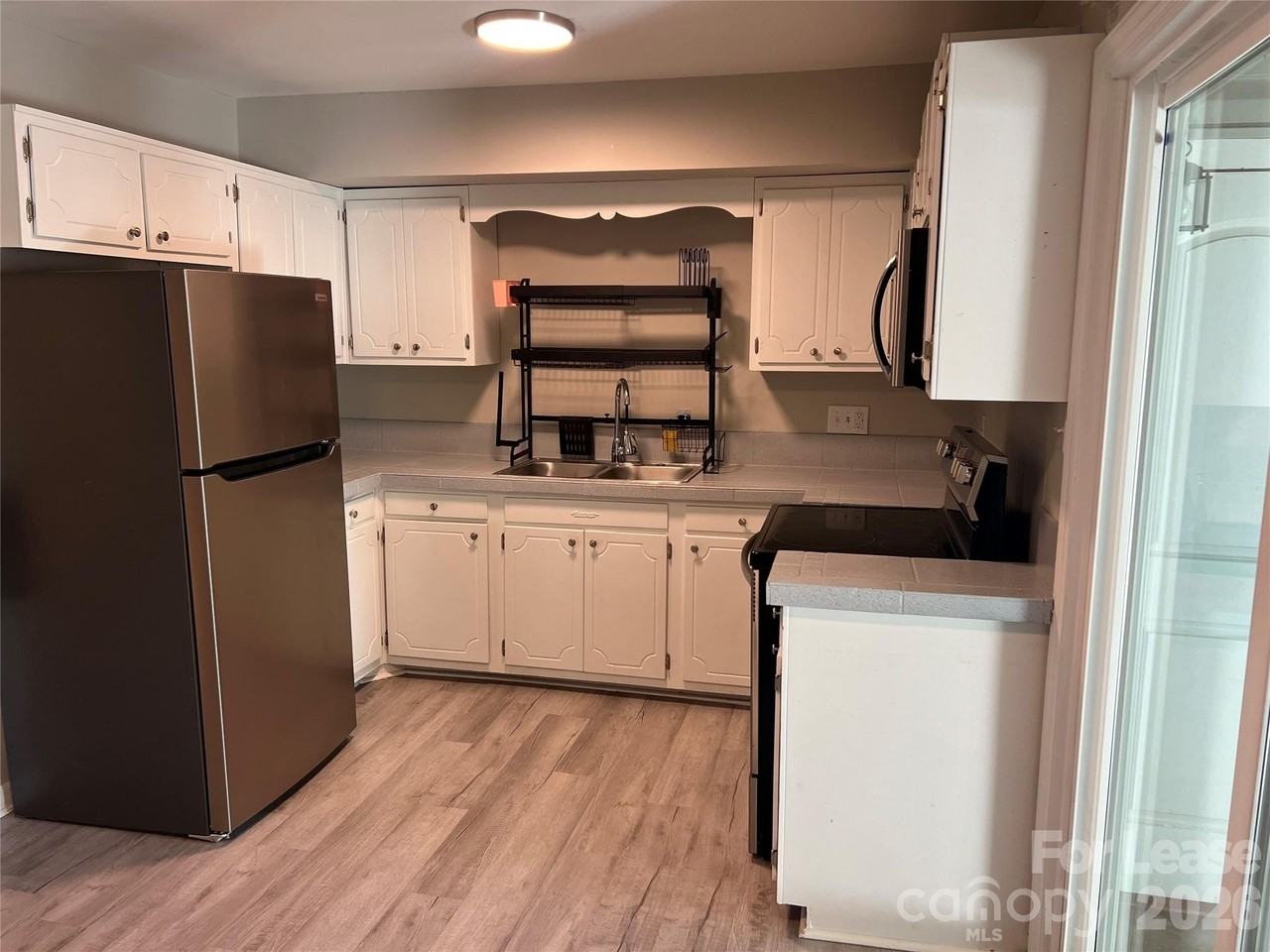 407 S Chester St #14 - Photo 6 of 15