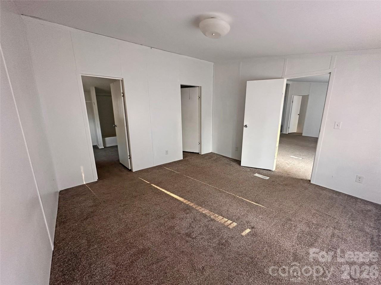 1844 Drew Dr - Photo 4 of 38