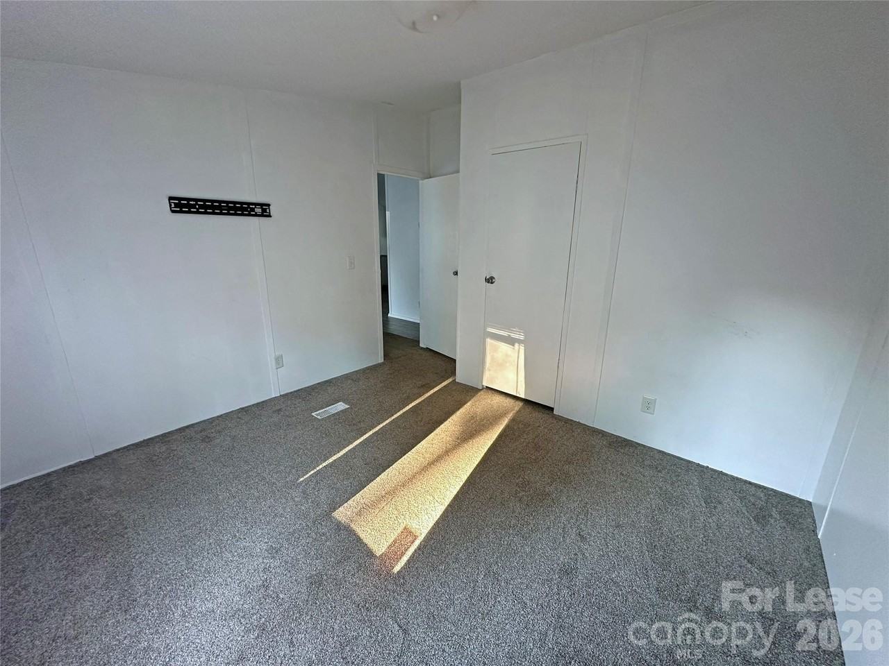 1844 Drew Dr - Photo 6 of 38