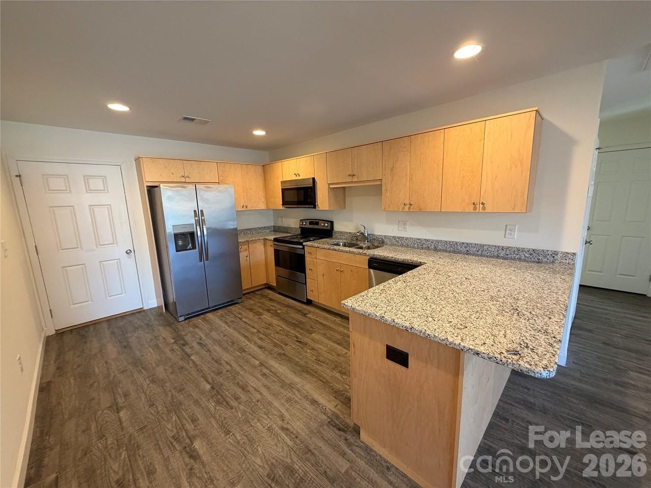 4013 Eugene Dr - Photo 3 of 9