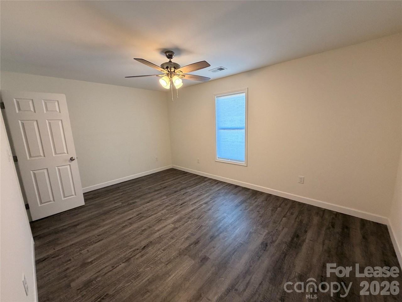 4013 Eugene Dr - Photo 4 of 9