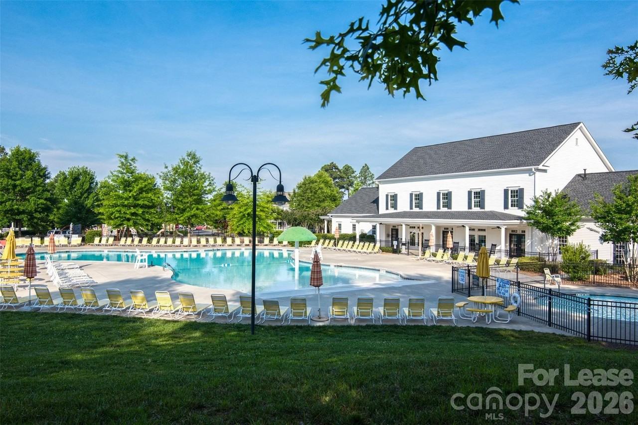 886 Promenade Walk - Photo 2 of 14
