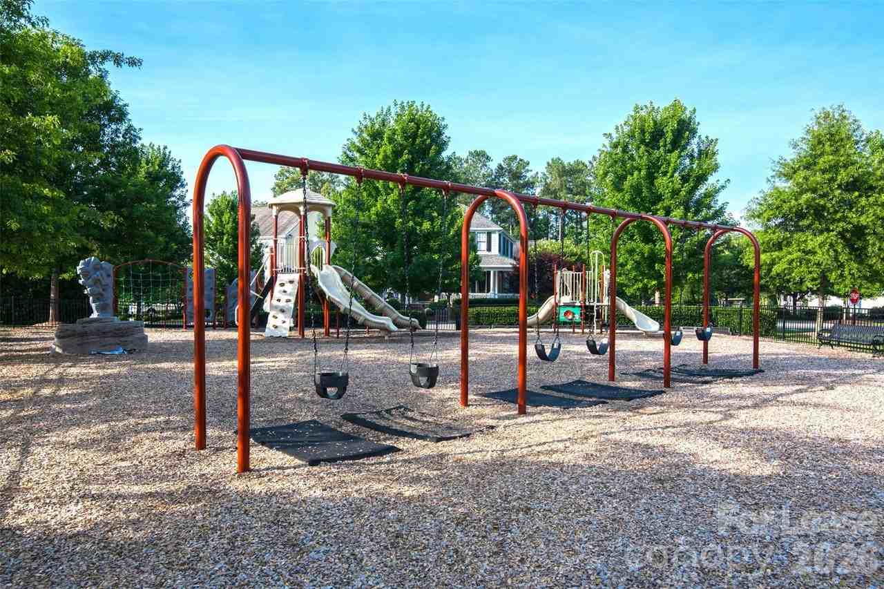 886 Promenade Walk - Photo 4 of 14