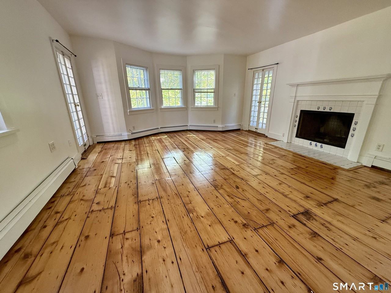 154 Silvermine Ave - Photo 3 of 30