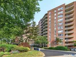 featured image of 71 Strawberry Hill Ave #416