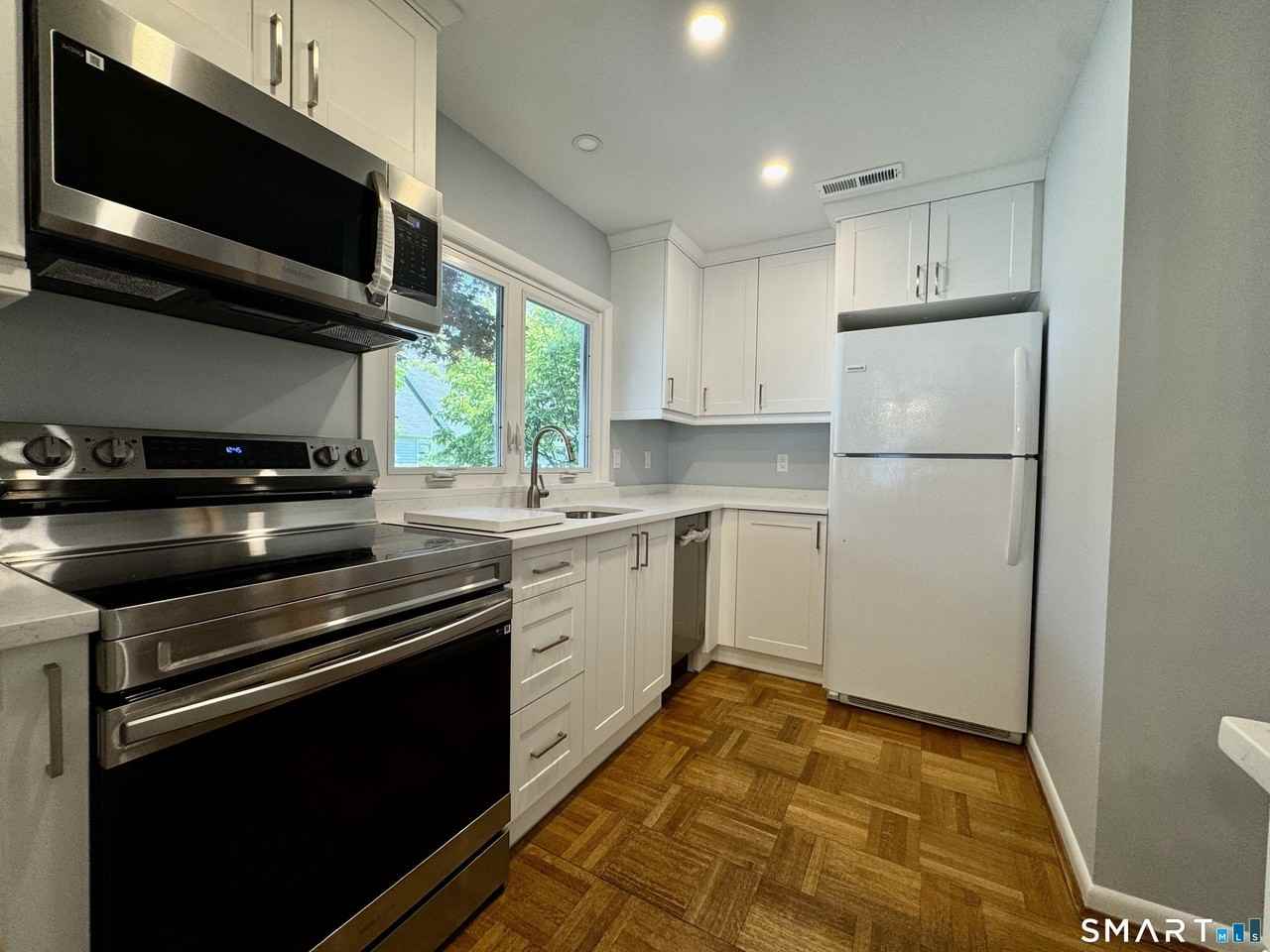 115 Flax Hill Rd #10 - Photo 7 of 15