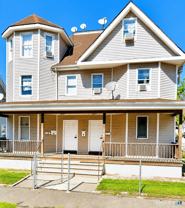 470 Wood Ave - Photo 1 of 1