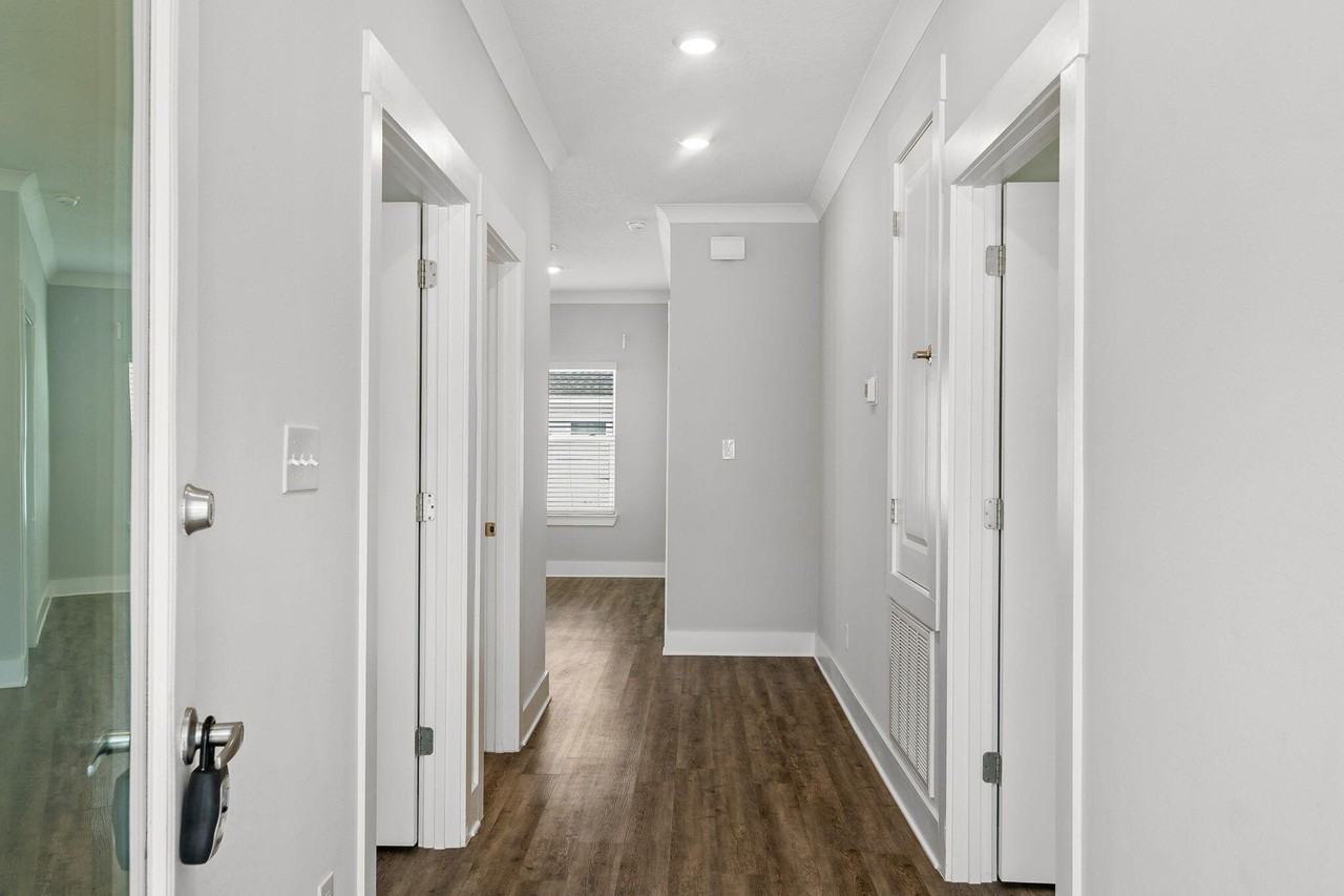 170 Bradford Ct - Photo 6 of 32