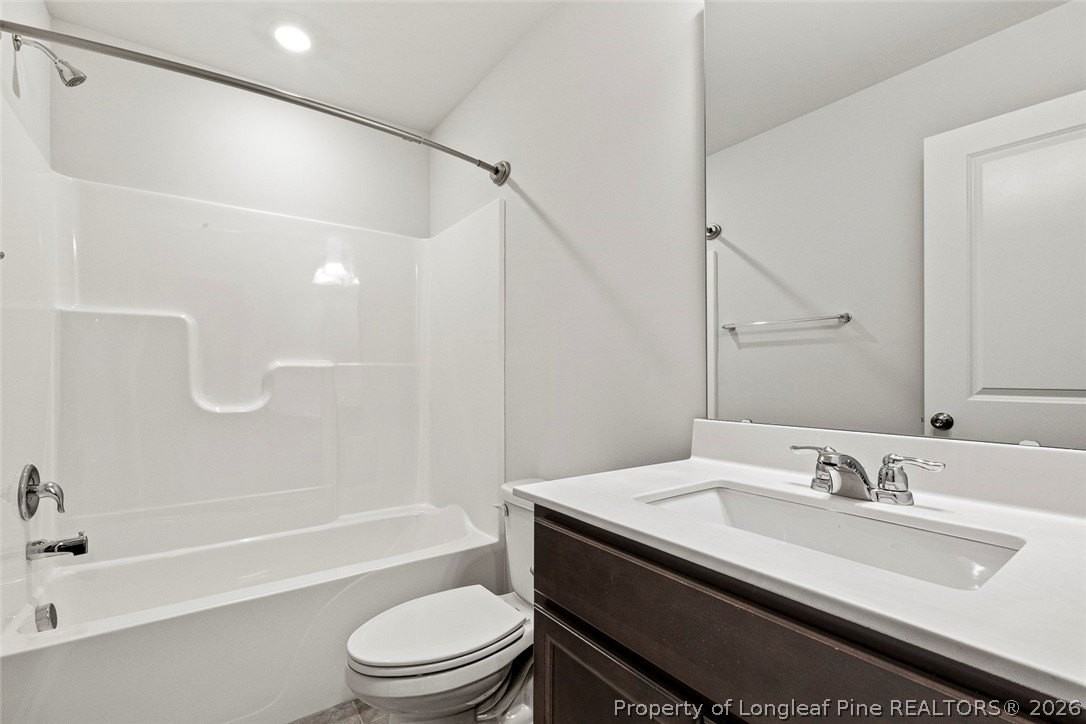 106 Zealand Ct - Photo 7 of 38