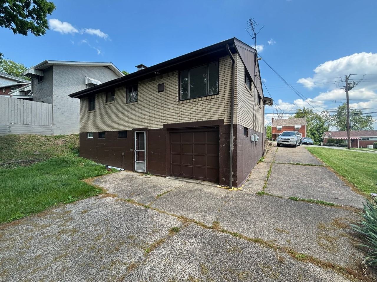 207 Kingston Dr - Photo 4 of 25