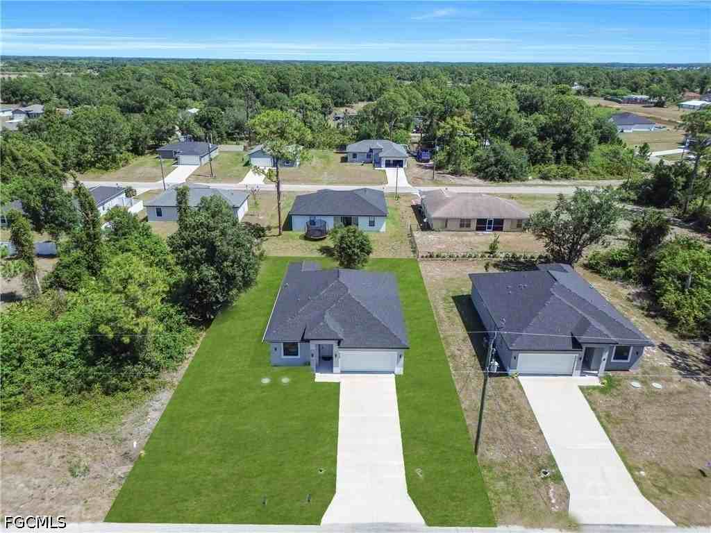 6208 Forest Ct - Photo 3 of 47