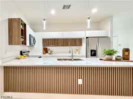 featured image of 767 Crystal Ave S