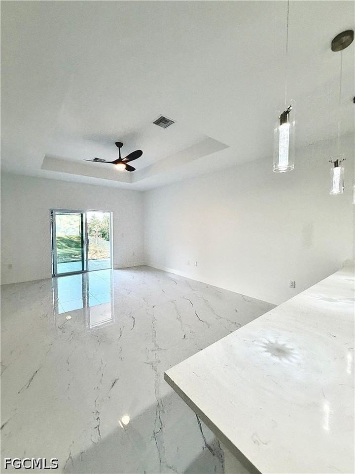 767 Crystal Ave S - Photo 3 of 9