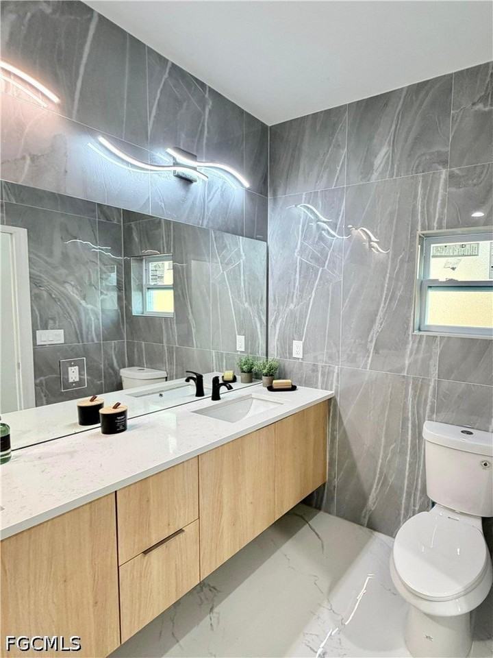 767 Crystal Ave S - Photo 6 of 9