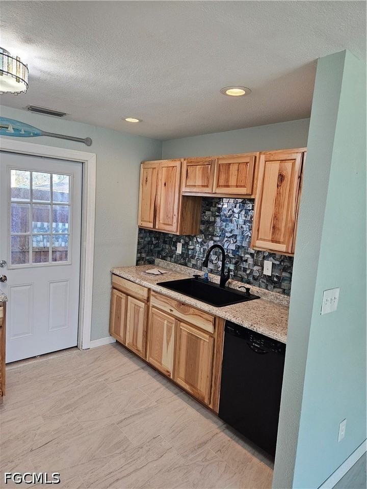 14937 Wise Way - Photo 7 of 12