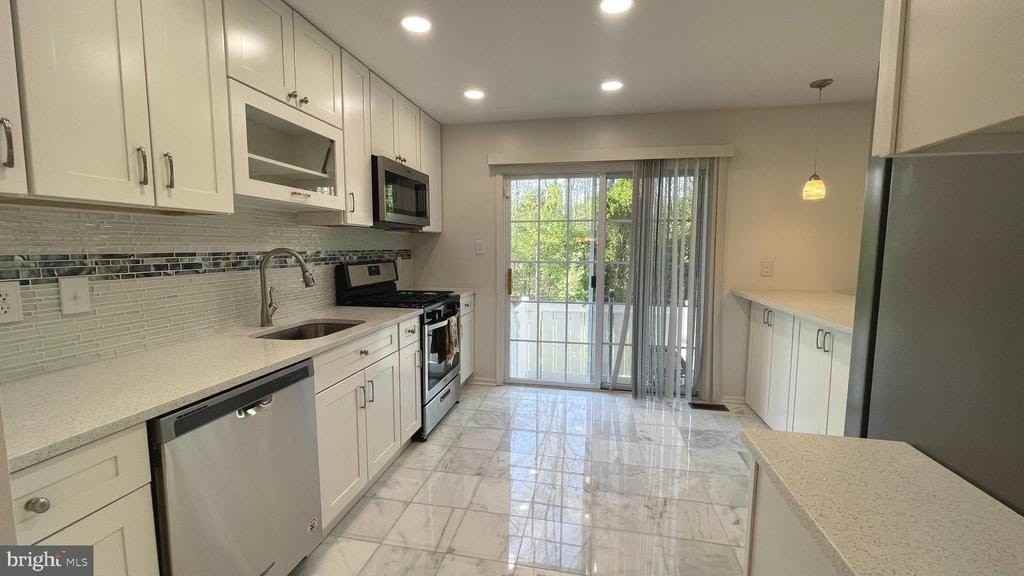 5905 Baltimore Dr - Photo 6 of 21
