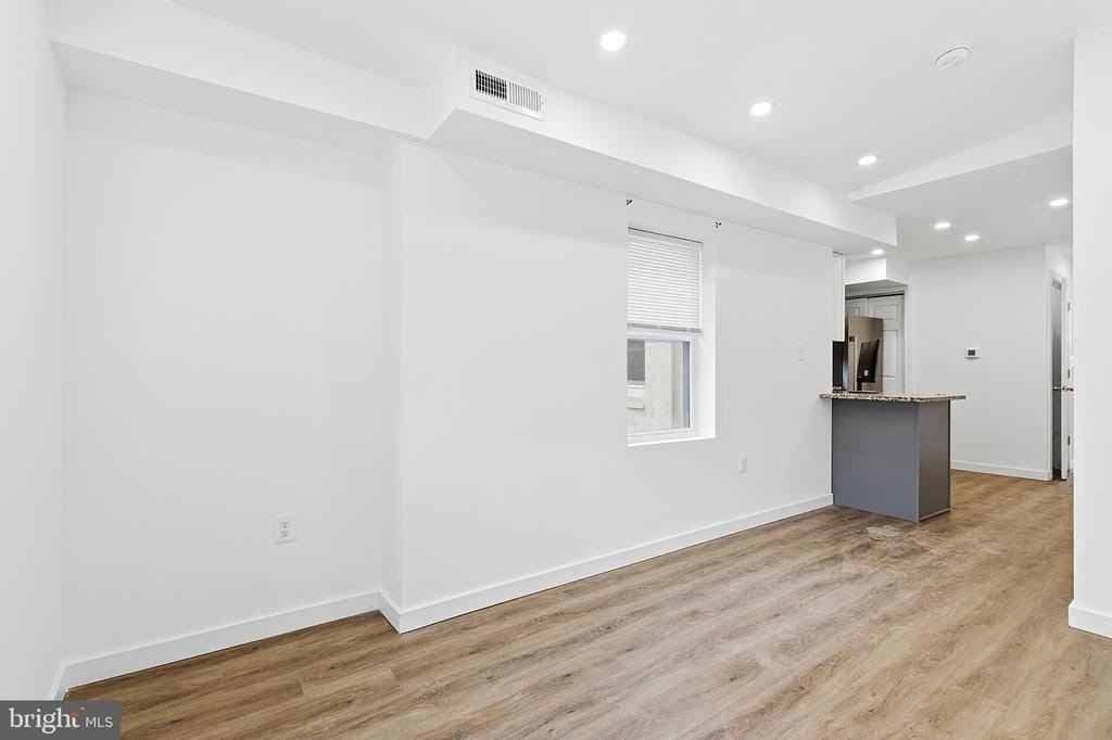 2148 N Franklin St #2 - Photo 3 of 18