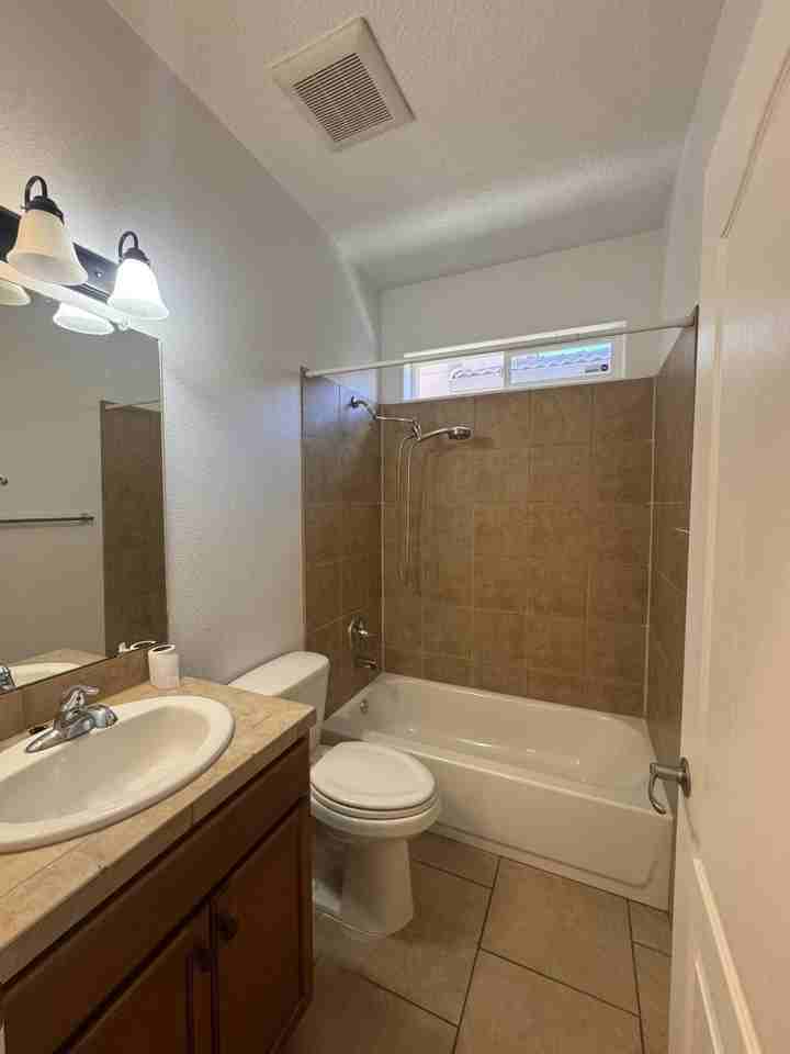 2008 Vernon Dr Se - Photo 7 of 23