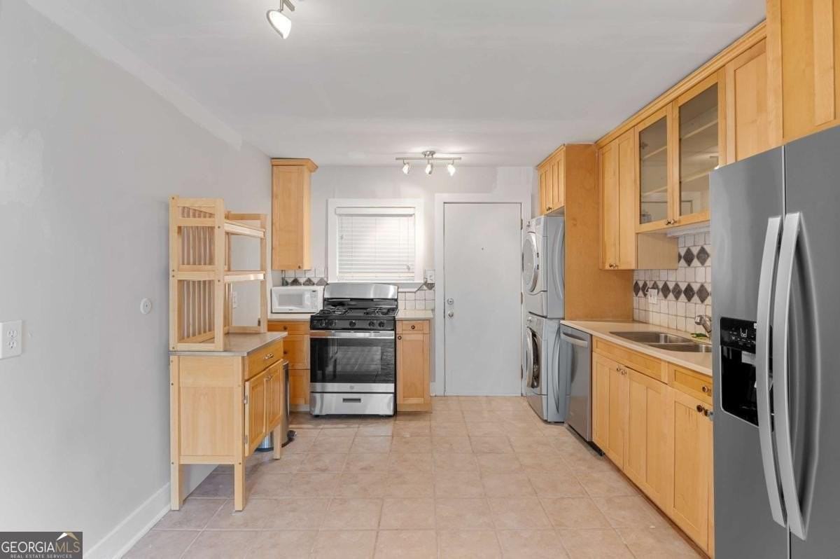 866 Briarcliff Rd Ne #B3 - Photo 3 of 17