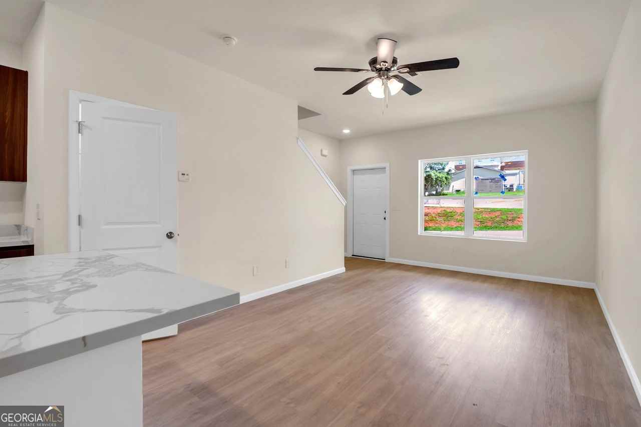 50 S Jackson St #202 - Photo 4 of 16