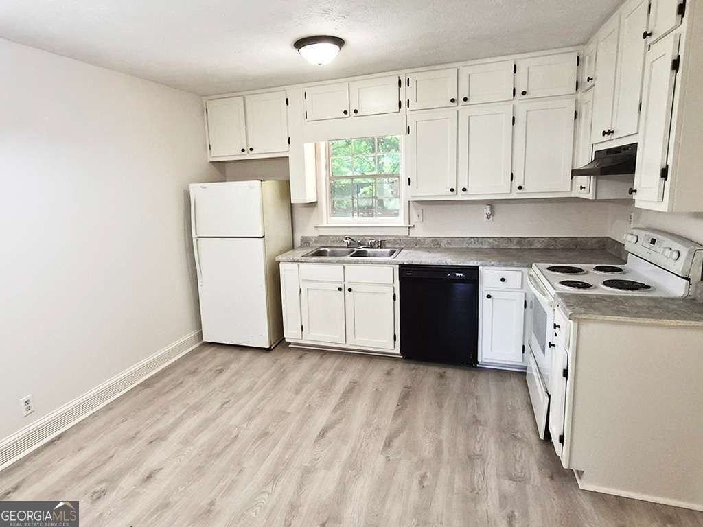 3360 Club Dr #C - Photo 7 of 22
