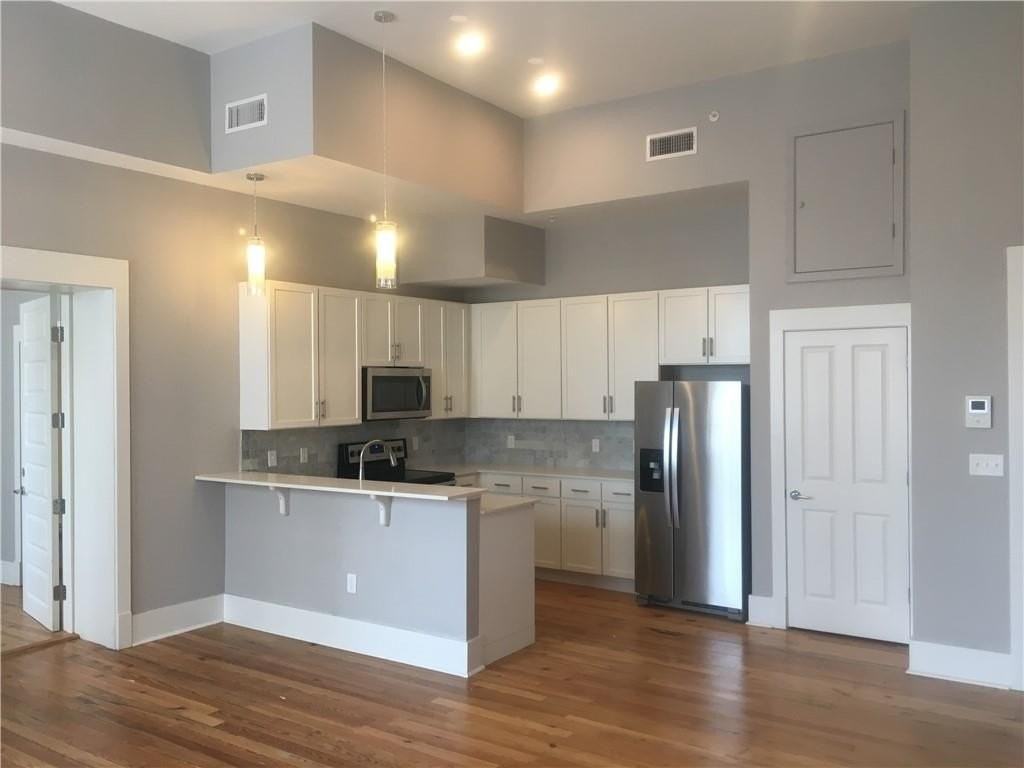 100 N Royal St #2D - Photo 4 of 9