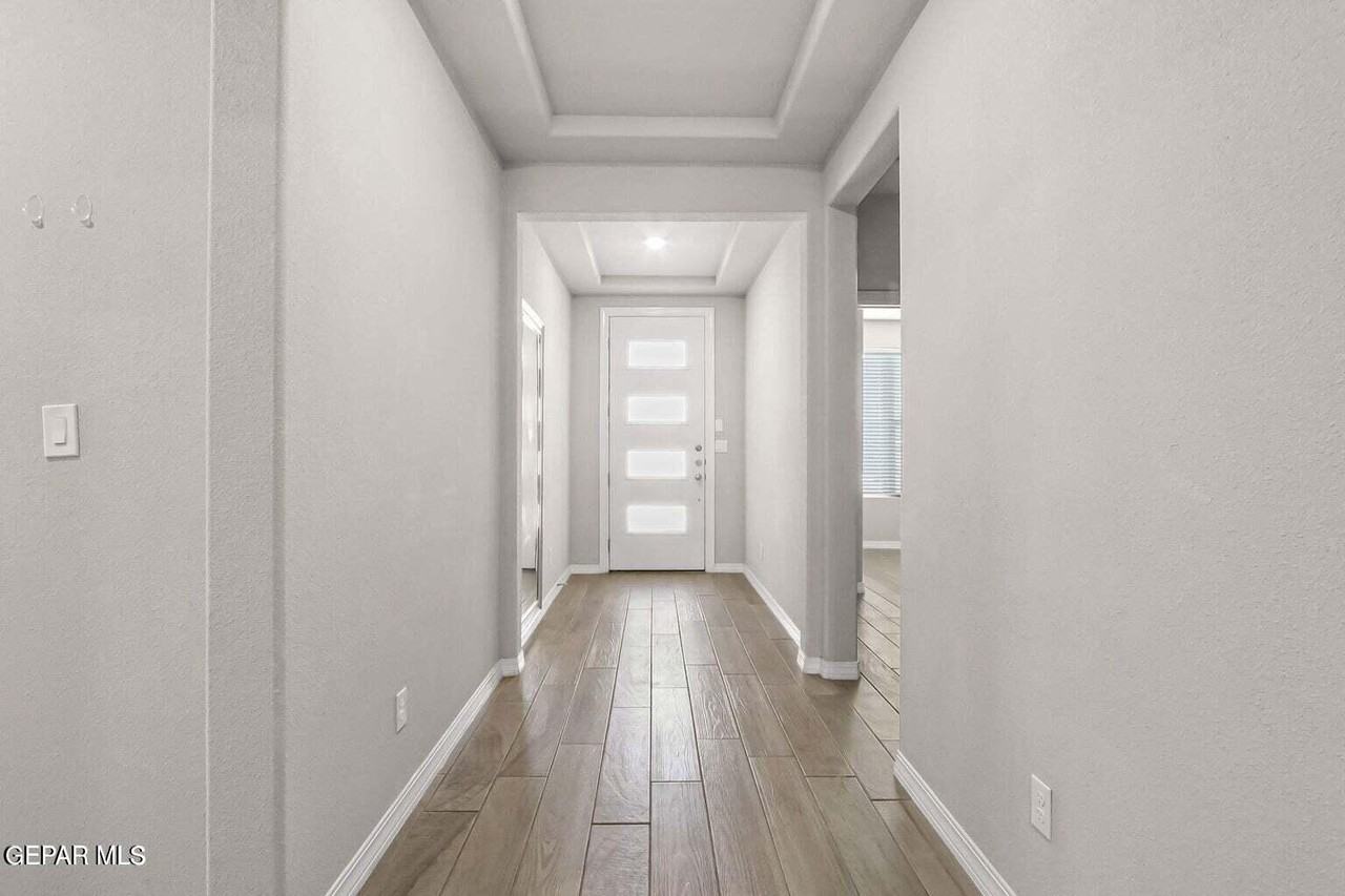 13186 Emerald Isle St - Photo 2 of 21