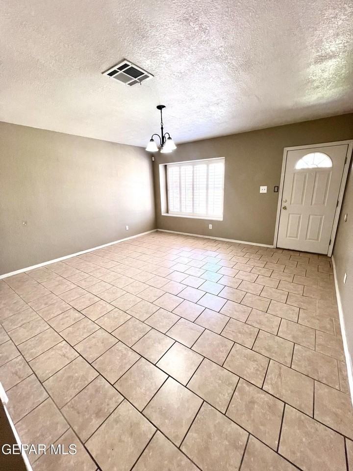 11600 Edward James Ave - Photo 3 of 8