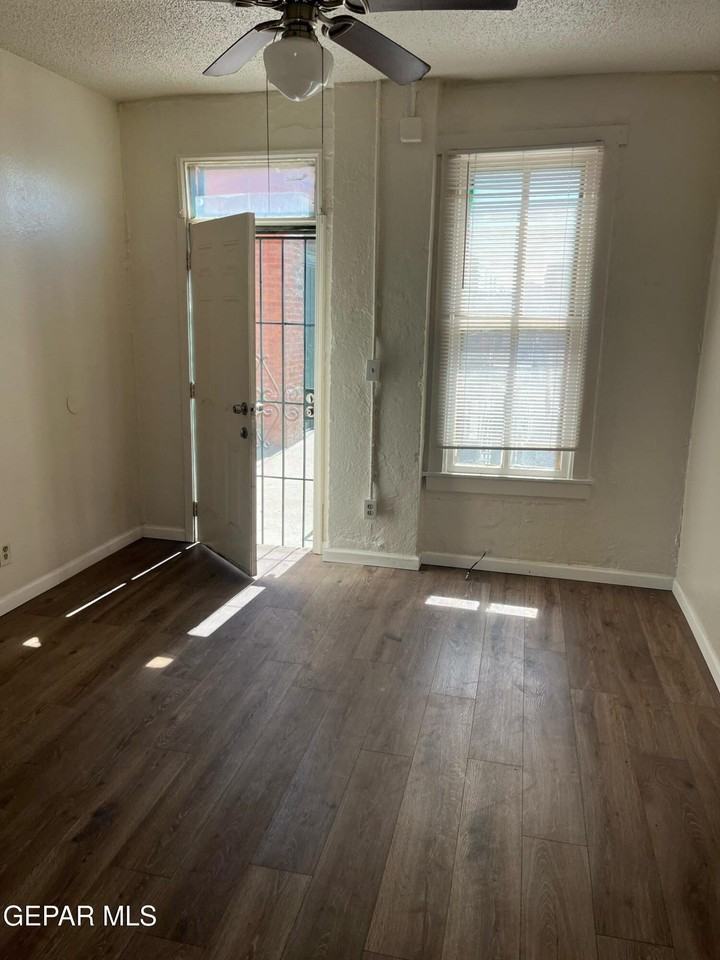 513 E Father Rahm Ave #9 - Photo 2 of 10