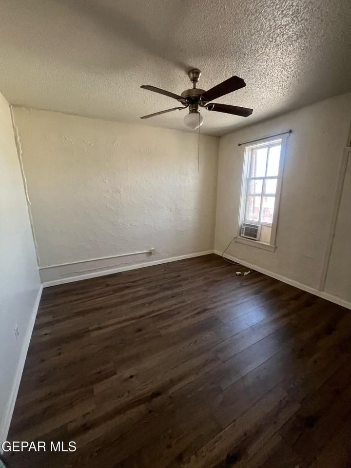 513 E Father Rahm Ave #9 - Photo 3 of 10