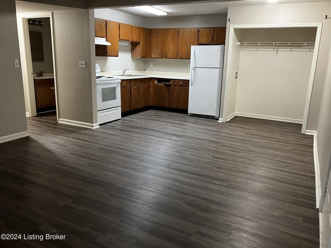4105 Blue Lick Ct #4 - Photo 3 of 7