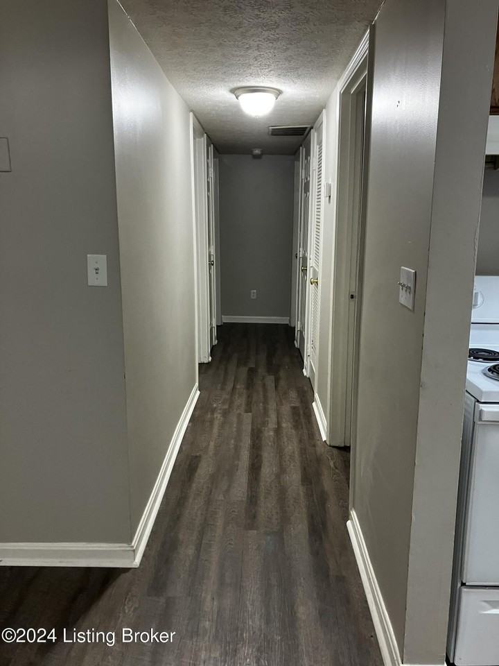 4105 Blue Lick Ct #4 - Photo 4 of 7