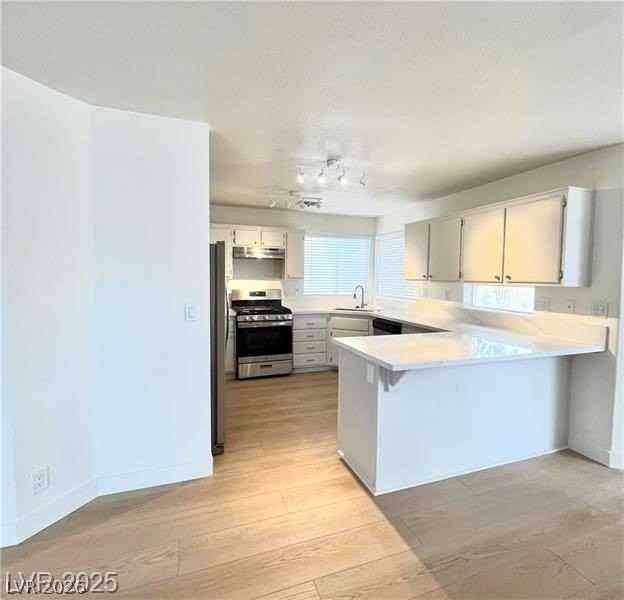 6608 Lund Dr - Photo 3 of 16