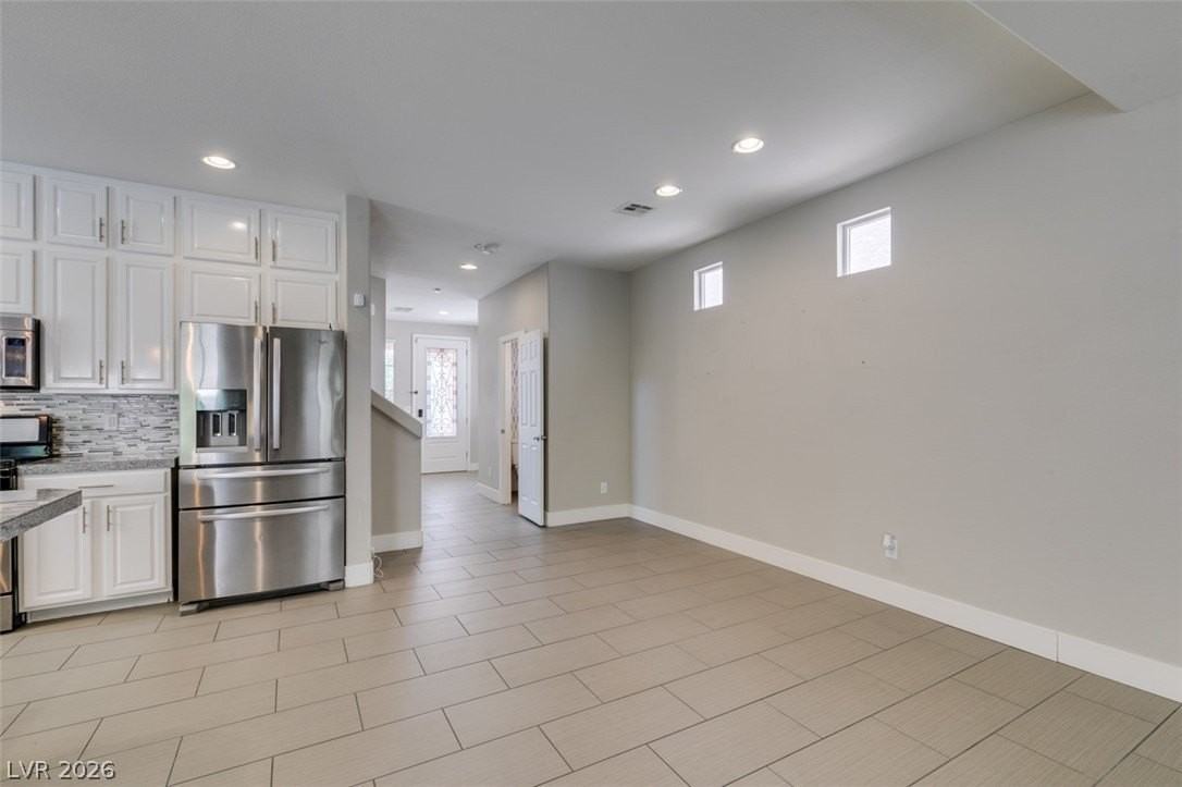 4586 W Camero Ave - Photo 6 of 46