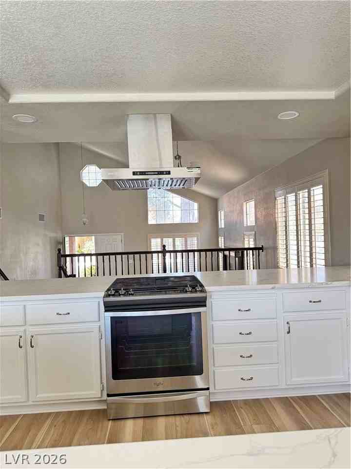 7409 Bush Garden Ave - Photo 6 of 50